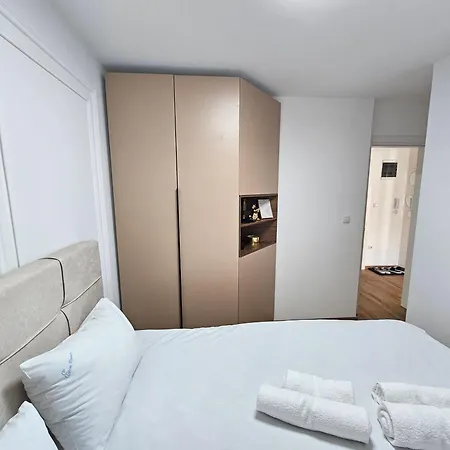 Premium Eleni Rooms,oaza Mira I Tisine U Centru Vrnjacke Banje Apartment