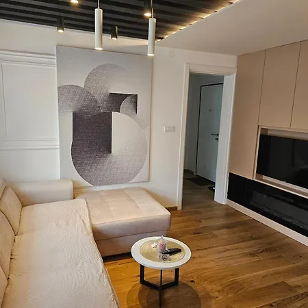 Apartment Premium Eleni Rooms,oaza Mira I Tisine U Centru Vrnjacke Banje *